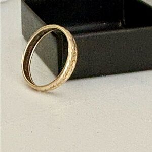 10k Vintage 90’s Yellow Gold Textured Band Ring Size 9